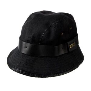 Authentic GUCCI DENIM BUCKET HAT, XL, 100% Authentic, With Tag
$375 $590